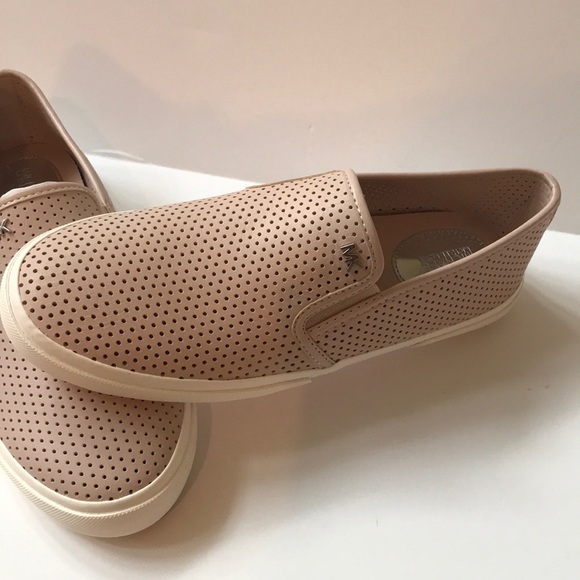 NIB Michael Kors soft pink slip on sneakers - Picture 3 of 9